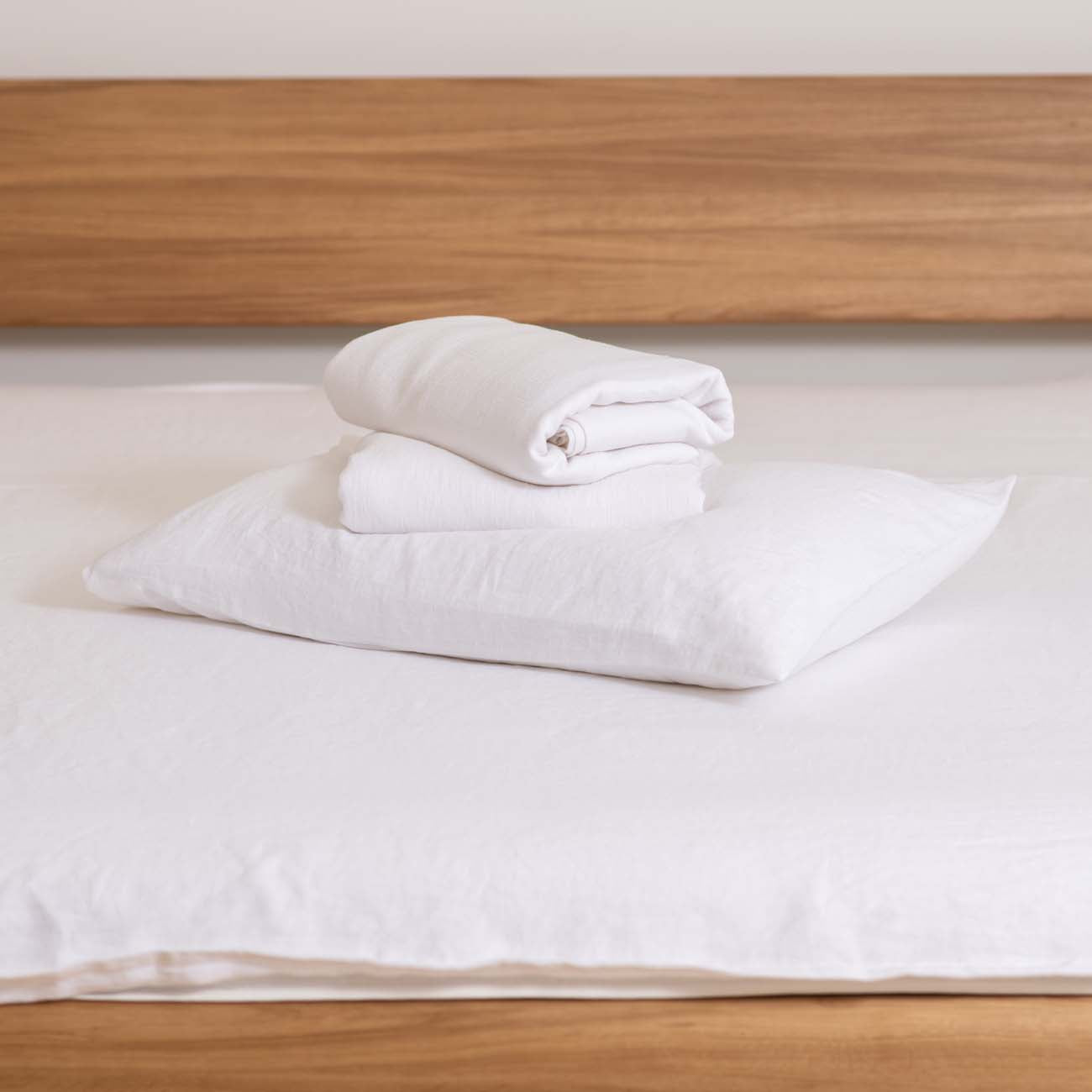 komplet-posteljina-lanena-letnja-bela