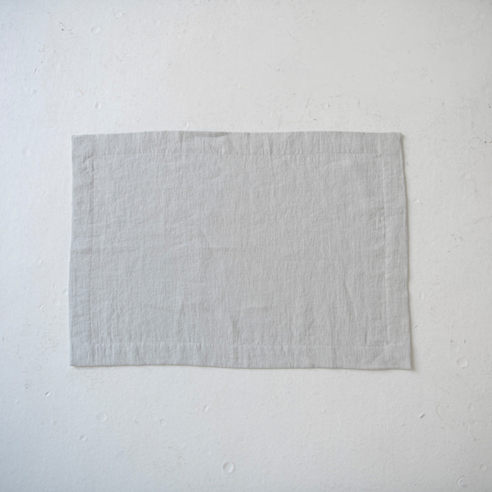 prostirka-za-kupatilo-siva