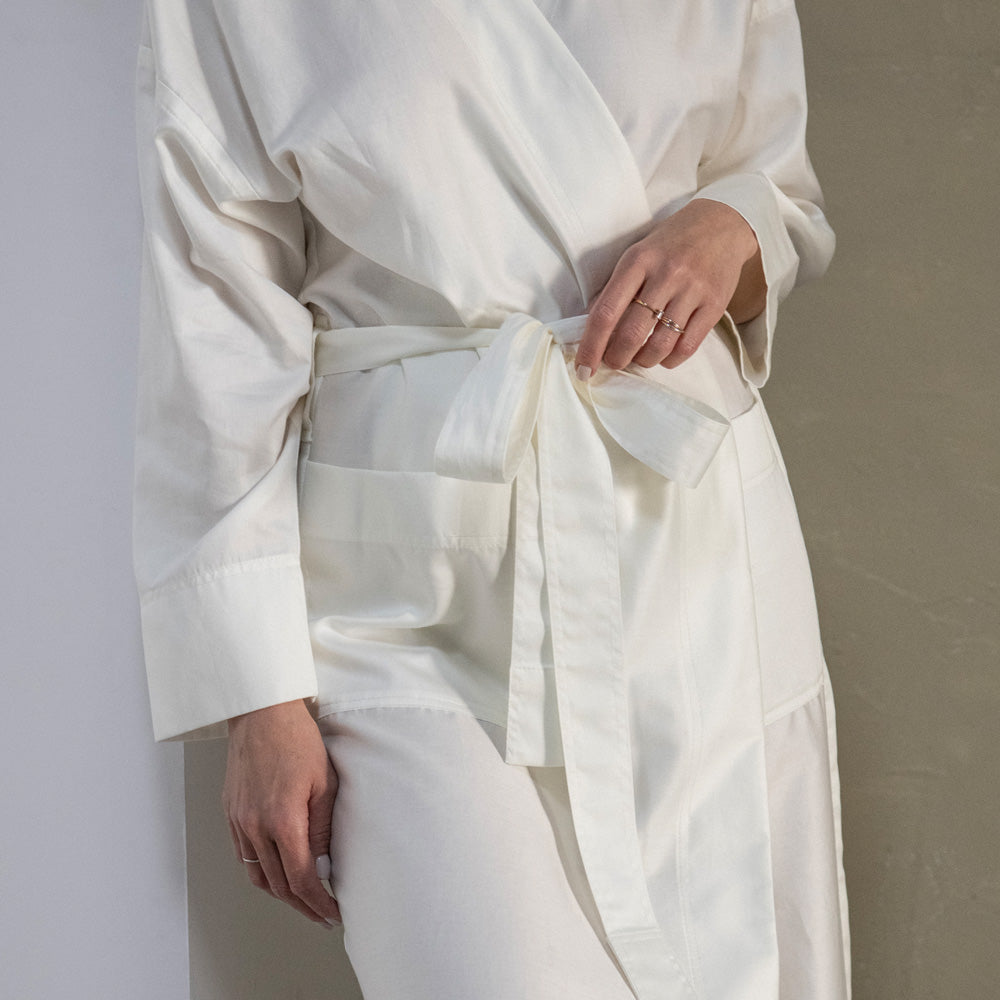 zenski-bademantil-dugacki-krem