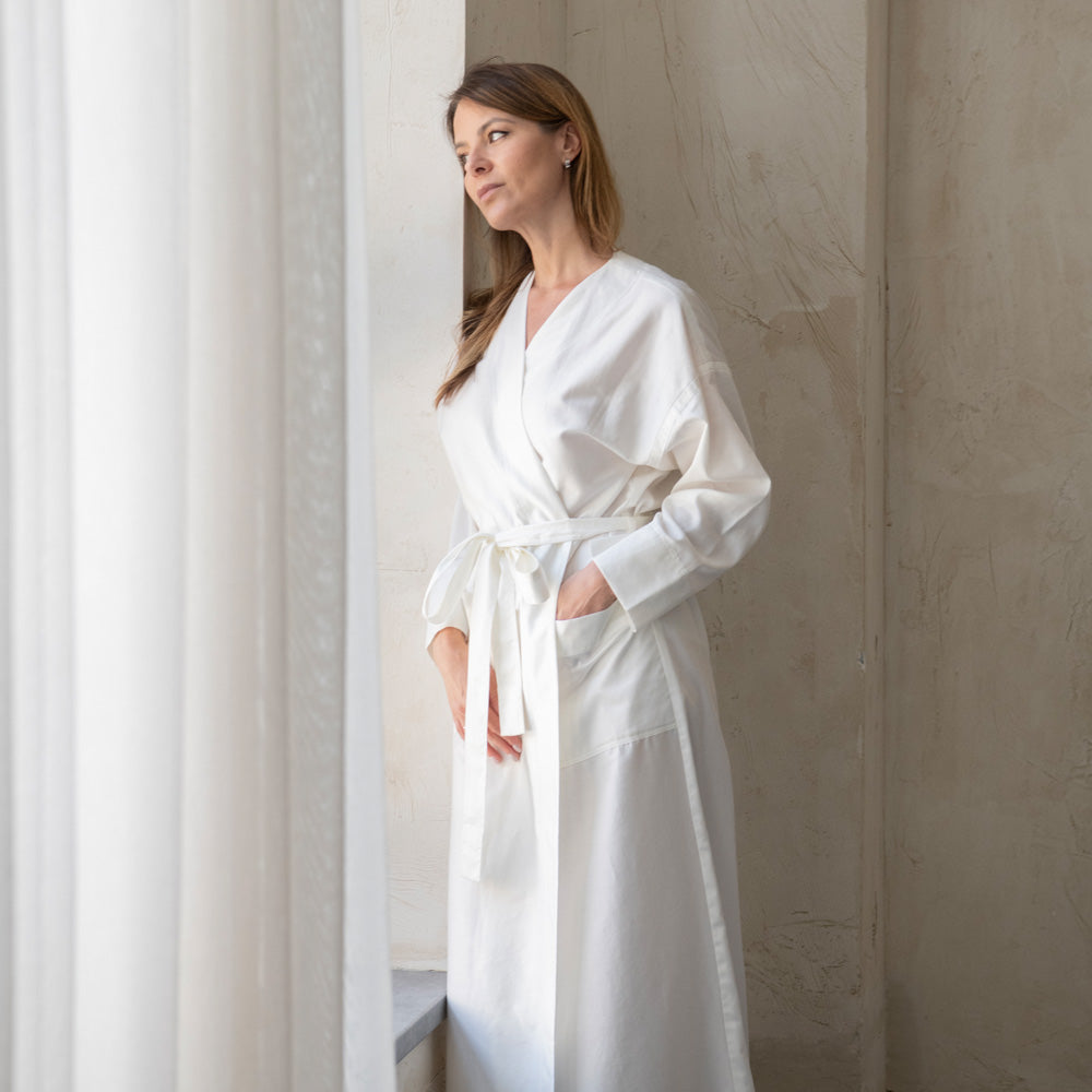 zenski-bademantil-dugacki-beli