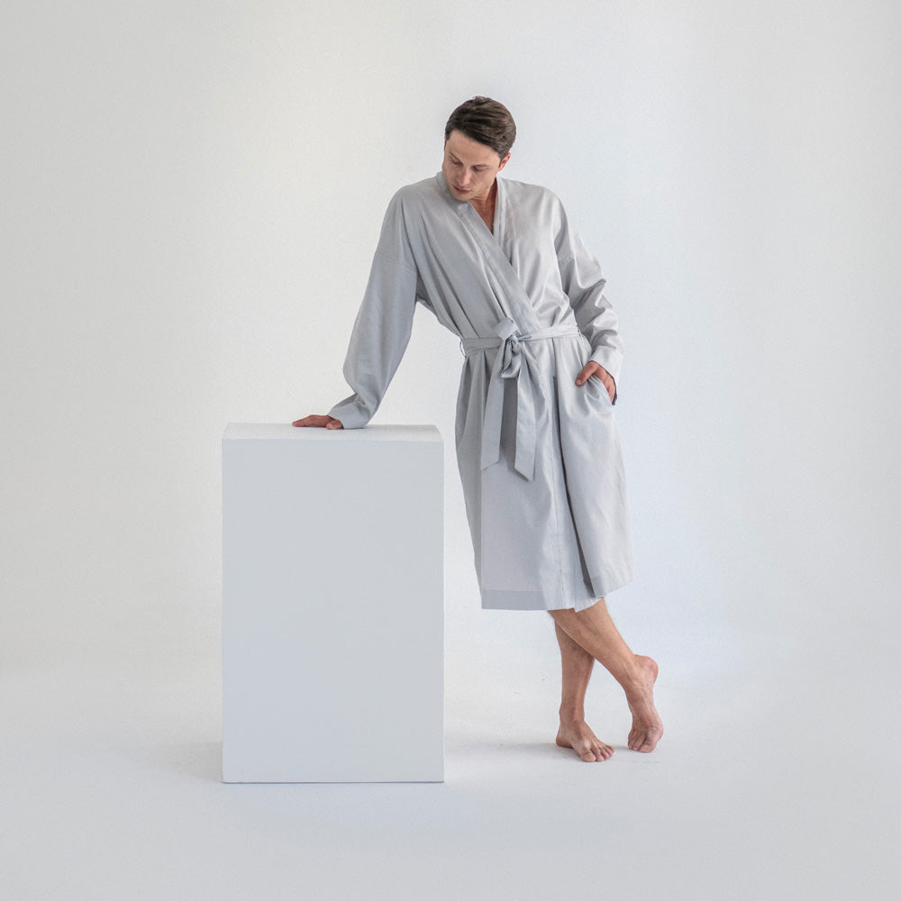 muski-bademantil-sivi