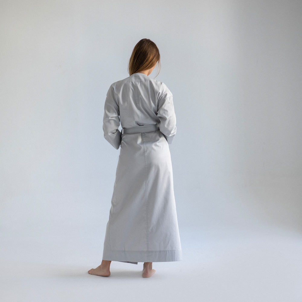 zenski-bademantil-dugacki-sivi