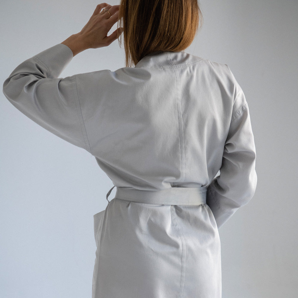 zenski-bademantil-dugacki-sivi