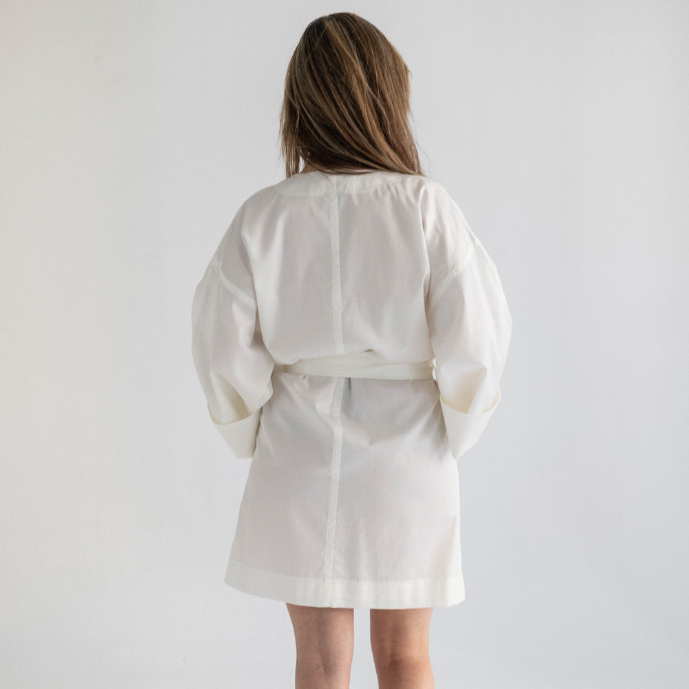 zenski-bademantil-kratak-beli