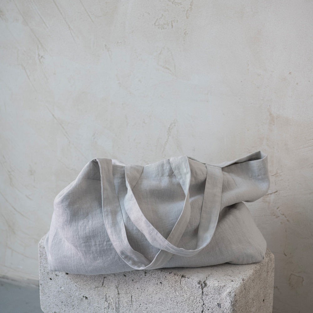 lanena-torba-za-plazu-siva