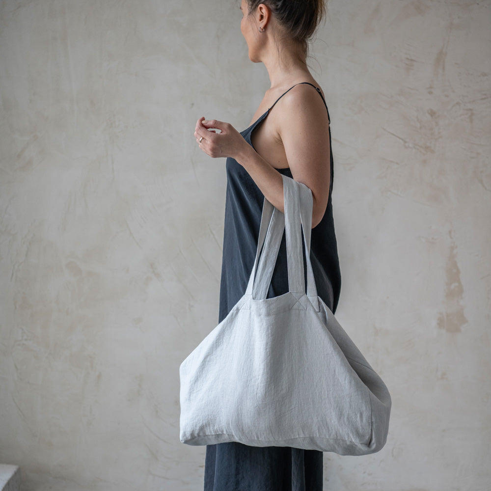 lanena-torba-za-plazu-siva