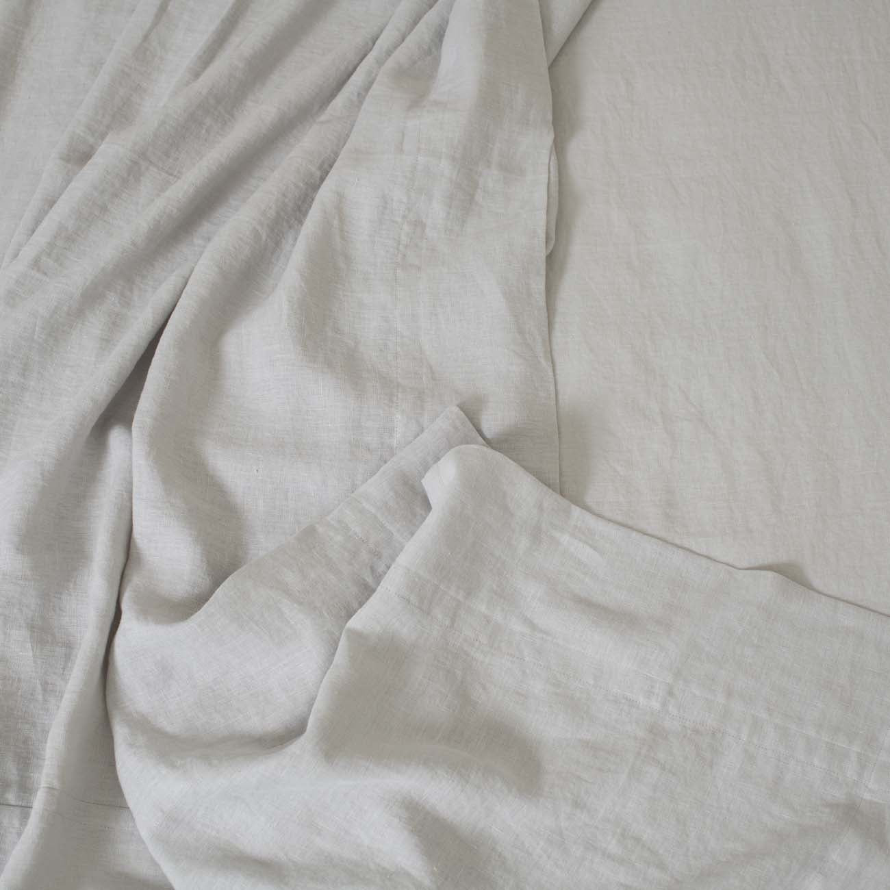 letnji-pokrivac-isprani-lan-sivi