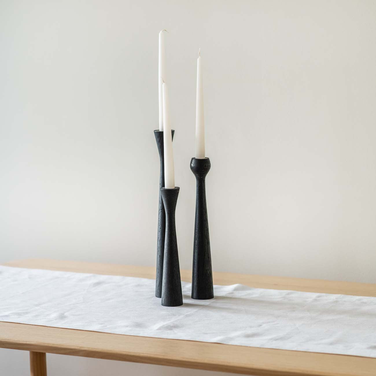 Dekorativni nadstolnjak od lana