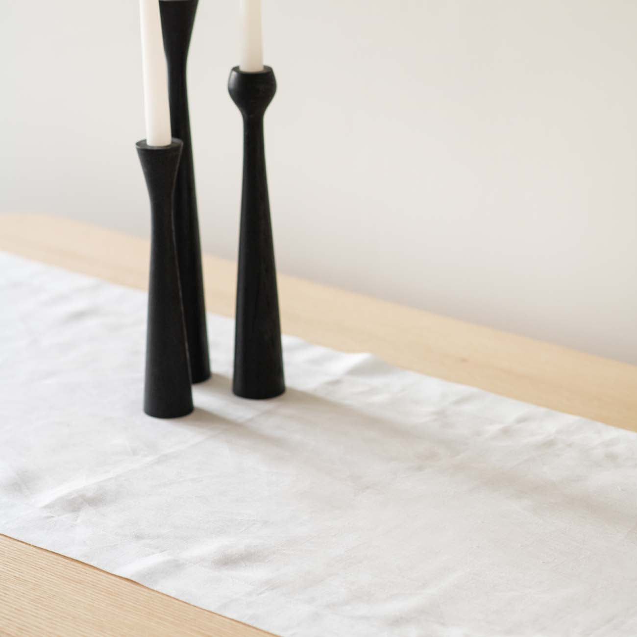 Dekorativni nadstolnjak od lana