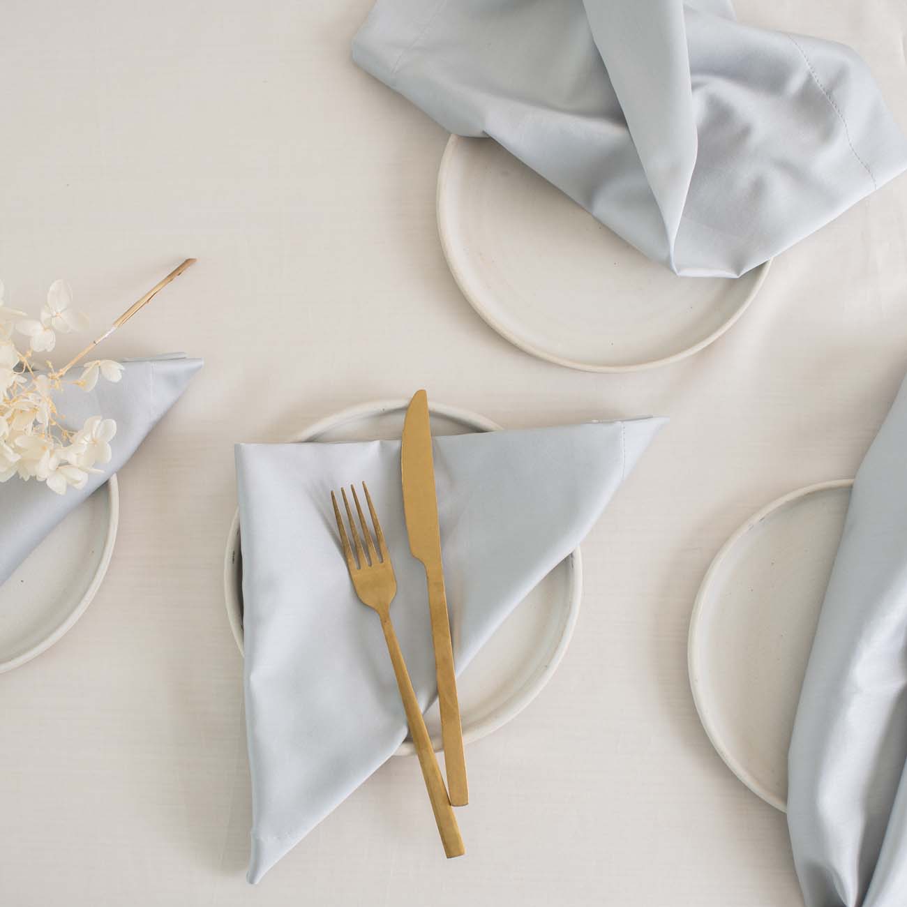 elegantne-salvete-saten-pamuk-sive