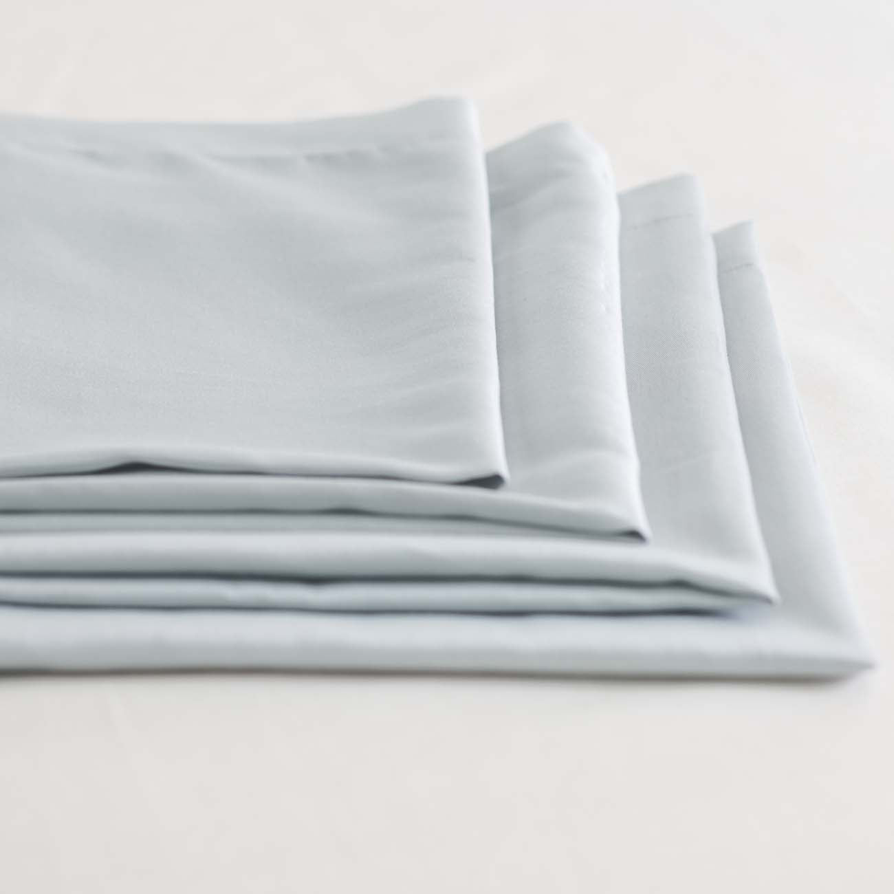 elegantne-salvete-saten-pamuk-sive