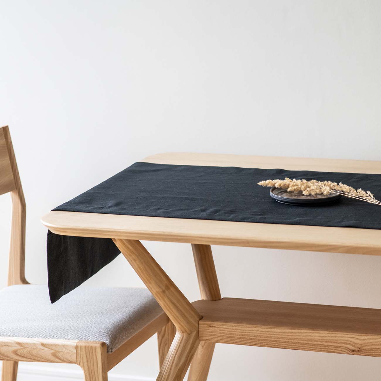 dekorativni-nadstolnjaci-lan-crni