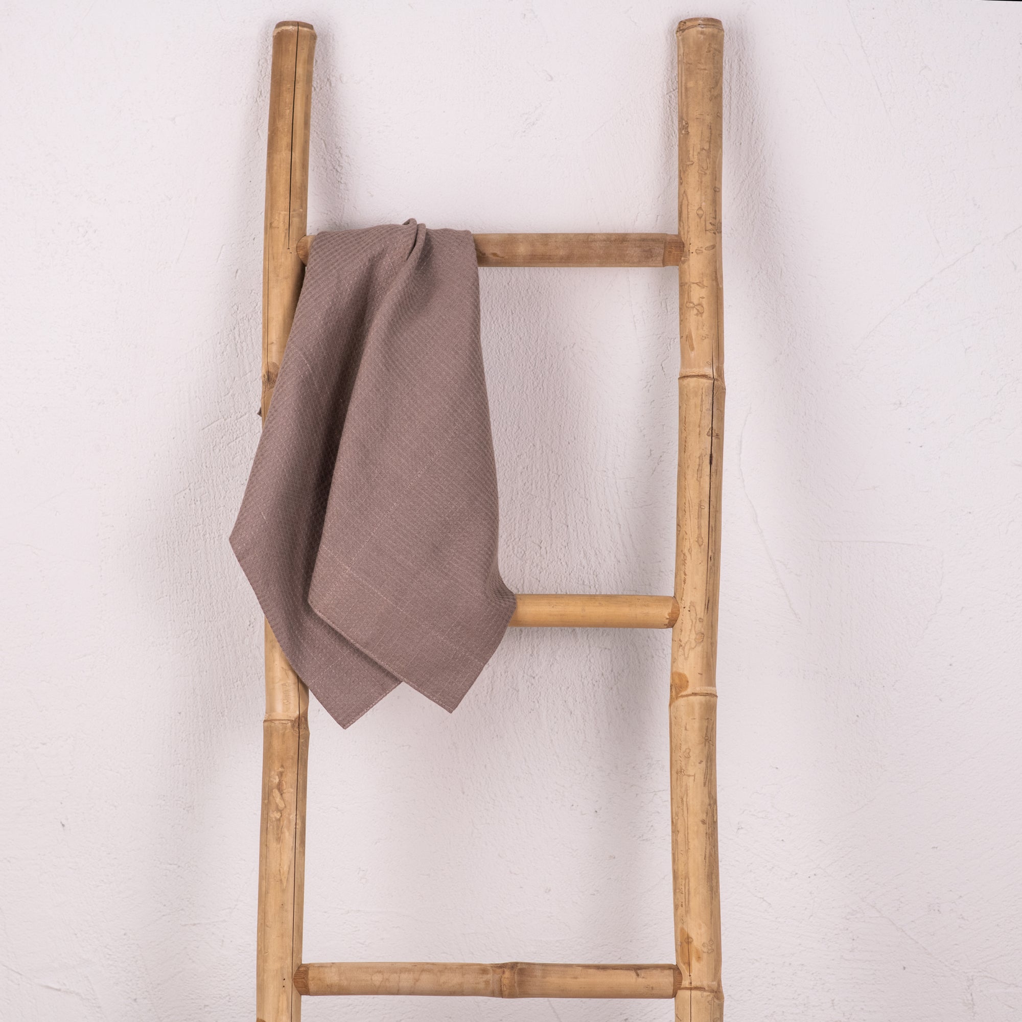 kvalitetni-peskiri-vafl-45x75-braon